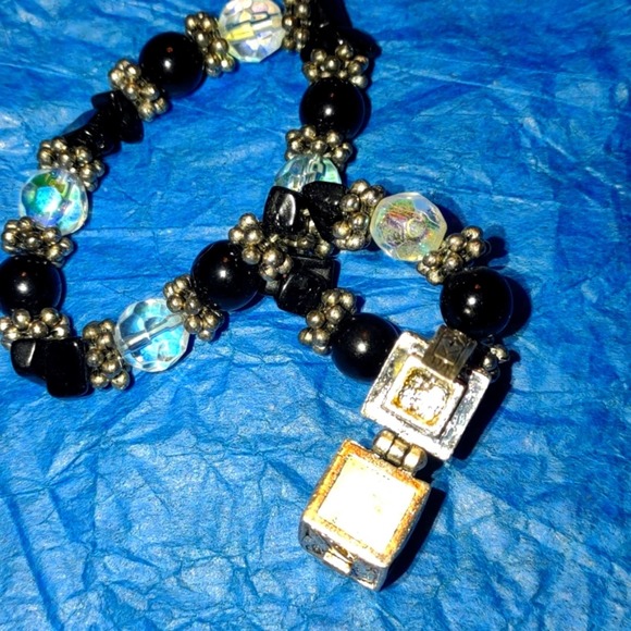 Beautiful Vtg. black~silver prayer box bracelet~write a small prayer put… - Picture 3 of 3